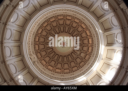 Un bon coup de la Texas State Capitol Building dans le centre-ville d'Austin au Texas Banque D'Images