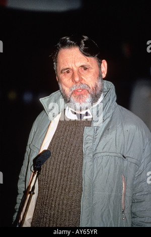 19 11 91 UK Terry Waite retourne au Royaume-Uni après avoir été pris en otage à Beyrouth pour 5 ans Photo c Simon Grosset Banque D'Images