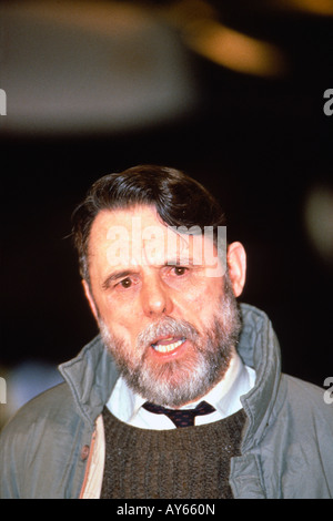 19 11 91 UK Terry Waite retourne au Royaume-Uni après avoir été pris en otage à Beyrouth pour 5 ans Photo c Simon Grosset Banque D'Images