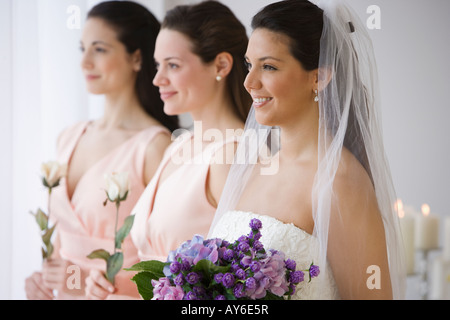 Hispanic bride et demoiselles en ligne Banque D'Images