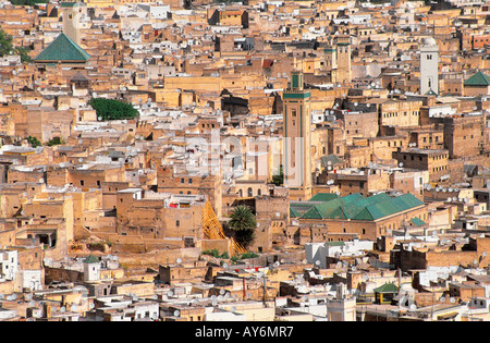 Maroc : le Moyen Atlas sur la Médina de Fès Banque D'Images