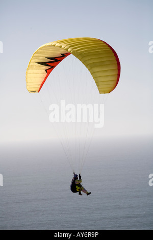 Parapente deltaplane Parapente Torrey Pines hors port près de San Diego en Californie Banque D'Images