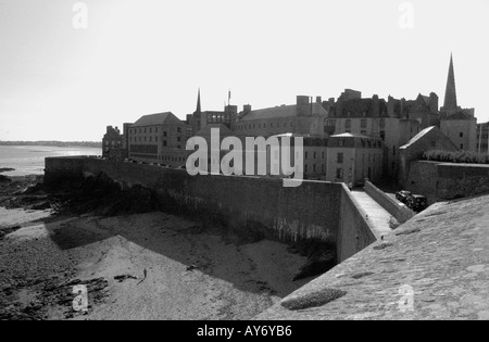 Vue caractéristique de Saint Malo Intra Muros de Sant Maloù Breton Bretagne Manche North Western France Europe Banque D'Images