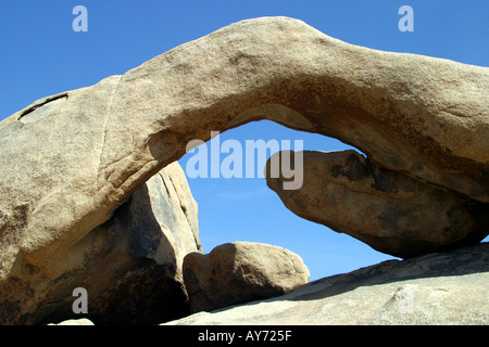 Arch Rock dans la région de Joshua Tree National Park en Californie Banque D'Images