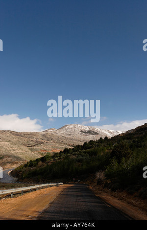 Le plateau du Golan La route de Nimrod le mont Hermon est dans l'arrière-plan Banque D'Images