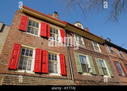 Maisons au bord De Elfreth's Alley à Philadelphie, America's plus ancien rue résidentielle. Banque D'Images