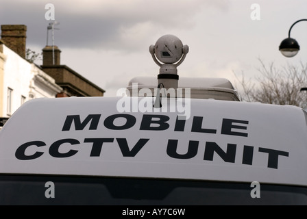 Vidéosurveillance Mobile Unit, High Street, Hounslow, Middlesex, Royaume-Uni. Banque D'Images