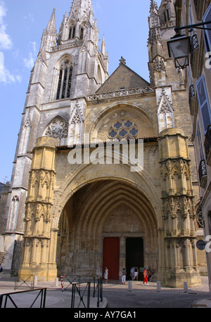 Vue caractéristique de Cathédrale Ste Marie Bayonne Aquitaine Sud Ouest France Europe Banque D'Images