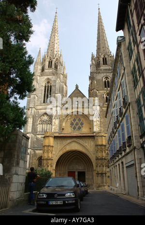 Vue caractéristique de Cathédrale Ste Marie Bayonne Aquitaine Sud Ouest France Europe Banque D'Images
