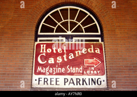 Le Santa Fe former une fois arrêté à l'hôtel Castaneda, géré par le célèbre Fred Harvey Girls, à Las Vegas, Nouveau Mexique. Banque D'Images