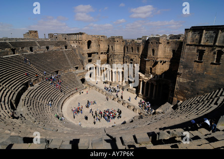 Aperçu général de l'amphithéâtre romain de Bosra, en Syrie. Banque D'Images