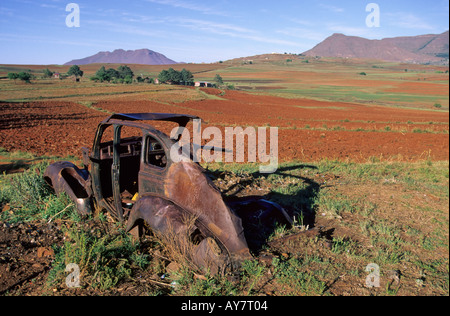 L'épave d'une vieille voiture, Malealea, Lesotho Banque D'Images