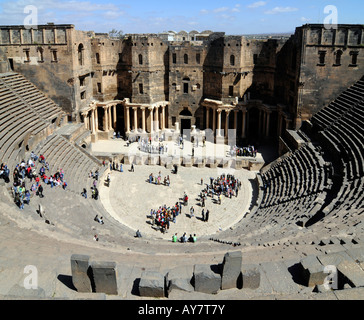 Aperçu général de l'amphithéâtre romain de Bosra, en Syrie. Banque D'Images