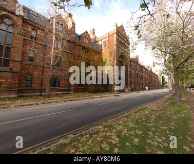 L'avant de Keble College d'Oxford à partir de la route des parcs Banque D'Images