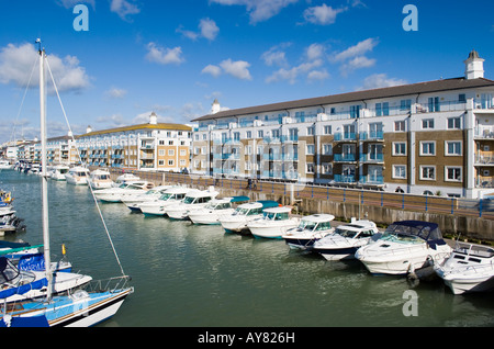 Bateaux amarrés à la marina de Brighton Banque D'Images