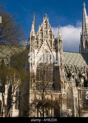 Votivkirche (Eglise Votive) sur la Ringstrasse par l'architecte Heinrich Von Ferstel, dédiée en 1879, Vienne, Autriche Banque D'Images