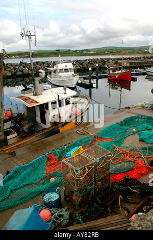 Le comté d'Antrim Ballycastle bateaux de pêche dans le port de plaisance Banque D'Images