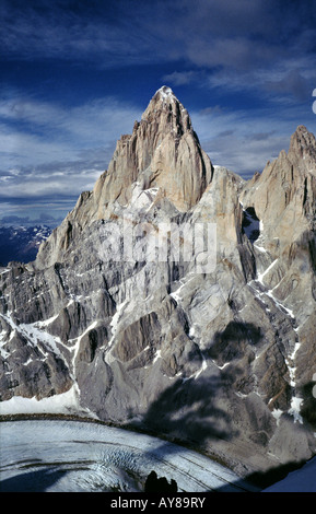 Le mont Fitz Roy vu depuis le Cerro Torre, en Patagonie, Argentine. Banque D'Images