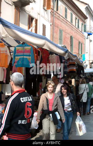 Jour de marché Alba Piemonte Italie Banque D'Images