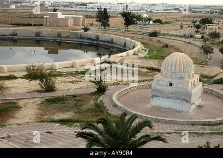 Piscines Aghlabid en ville Kairouan, Tunisie Banque D'Images