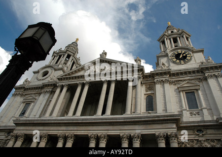 La cathédrale anglicane Saint Paul sur sur Ludgate Hill à Londres Banque D'Images