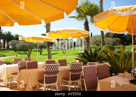 Le restaurant de l'esplanade en Algarve Banque D'Images