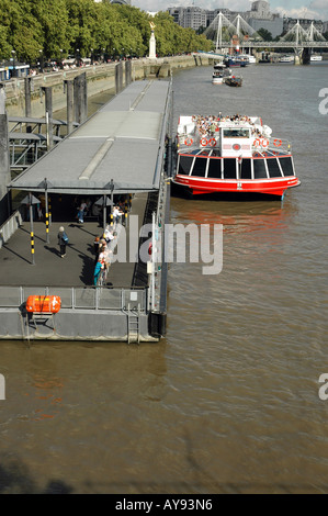 Tamise vu depuis le pont de Westminster à Londres, Royaume-Uni Banque D'Images