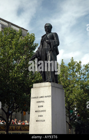 Le général Charles James Napier statue par George Cannon Adams, Trafalgar Square à Londres, Royaume-Uni Banque D'Images