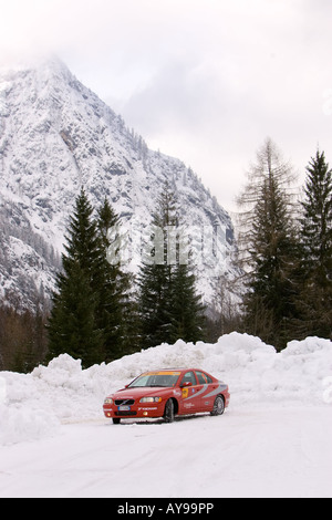 VOLVO T5 2008 ROUGE Banque D'Images