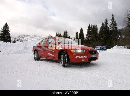 VOLVO T5 2008 ROUGE Banque D'Images