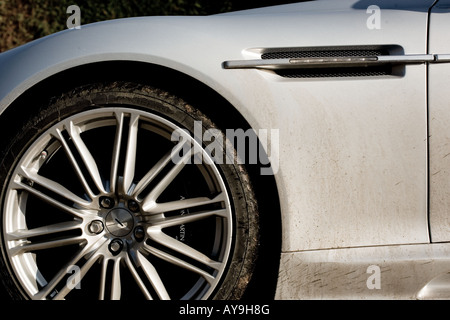 ASTON MARTIN DBS 2008 ARGENT Banque D'Images