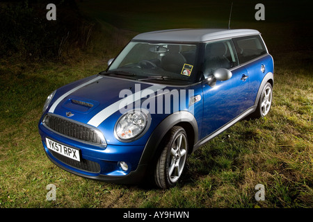 MINI COOPER S CLUBMAN DRAK BLUE Banque D'Images