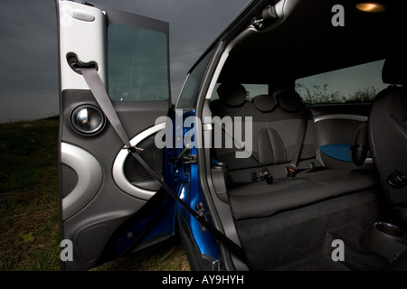 MINI COOPER S CLUBMAN DRAK BLUE Banque D'Images