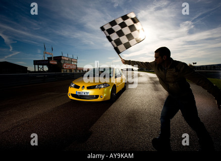 RENAULT Mégane R26 THRUXTON JAUNE RACE TRACK 2008 Banque D'Images