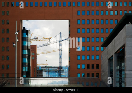 La rénovation d'un salon de Rotterdam avec beaucoup de beaux nouveaux bâtiments Le ministère public de Rotterdam Banque D'Images