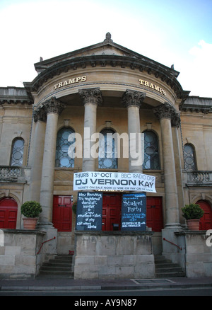 Clochards de nuit dans le centre-ville de Worcester Banque D'Images