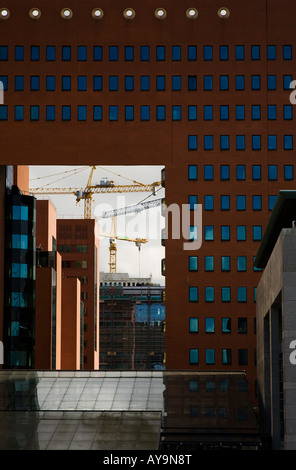 La rénovation d'un salon de Rotterdam avec beaucoup de beaux nouveaux bâtiments Le ministère public de Rotterdam Banque D'Images