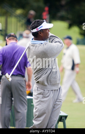 Vijay Singh sur le champ de pratique Banque D'Images