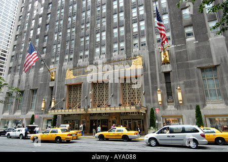 Le Waldorf Astoria Hôtel sur Park Avenue, New York City, USA Banque D'Images