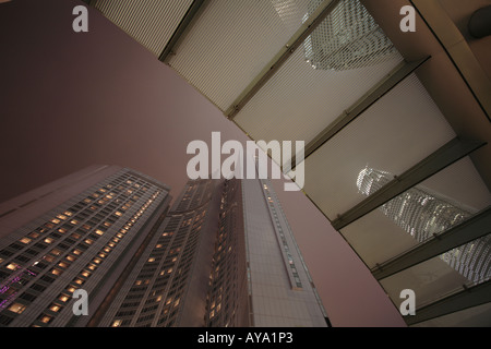 Asie Chine Hong Kong jusqu'à la vue de l'architecture moderne de l'hôtel Four Seasons Panneaux mur extérieur et Banque D'Images
