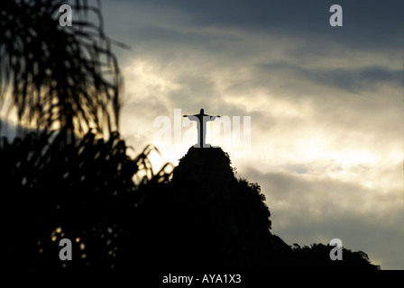 Statue du Christ Rédempteur (Christo Redentor) sur la montagne du Corcovado, Rio de Janeiro, Brésil Banque D'Images