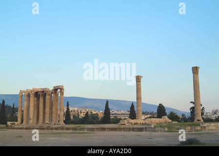 Colonnes Grèce Athènes Temple de Zeus Banque D'Images