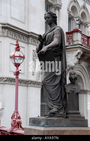 Statue de femme représentant sur Fine Art London HOLBORN VIADUCT Banque D'Images