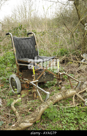 Un fauteuil roulant électrique abandonnées Banque D'Images