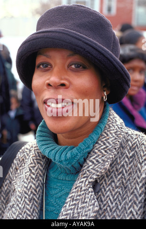 Femme Âge 38 à la Martin Luther King Day Parade Central High. St Paul Minnesota USA Banque D'Images