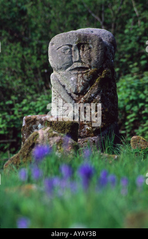 La figure de Janus, Caldragh Cimetière, Boa Island, Co fermanagh, Irlande du Nord. Banque D'Images