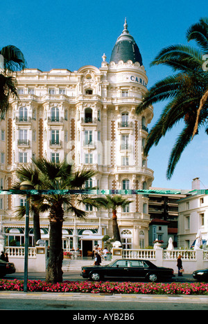 Le célèbre Hôtel Carlton à Cannes, sur le Boulevard Croisette, dans le sud de la France. Banque D'Images