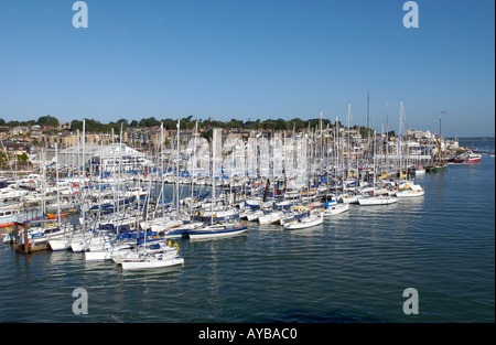 Cowes Yacht Haven le Solent Île de Wight Hampshire England UK Banque D'Images