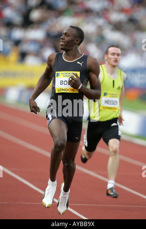 La Jamaïque Usain Bolt remporte le 200 m à 2007 le Grand Prix de Crystal Palace Banque D'Images