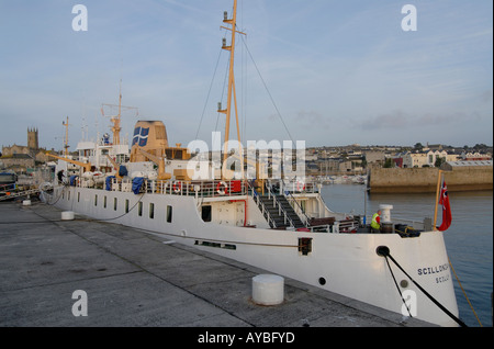 Le Scillonian est le ferry qui fonctionne tous les jours entre Penzance et Hughtown St Mary s'Isles of Scilly Banque D'Images